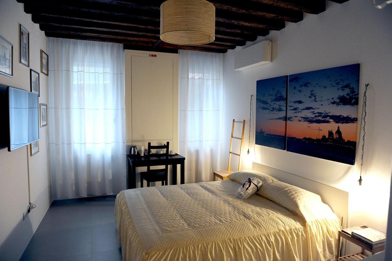 Lively Castello Comfort Room Private Bath & Privacy Venetië Buitenkant foto