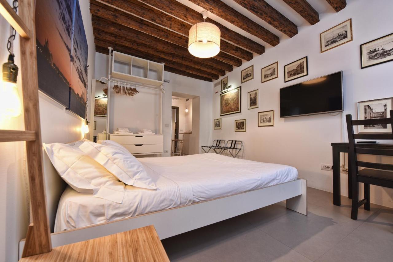 Lively Castello Comfort Room Private Bath & Privacy Venetië Buitenkant foto